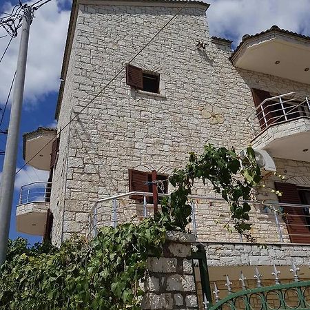 Eglent'S Tourist House Otel Saranda Dış mekan fotoğraf