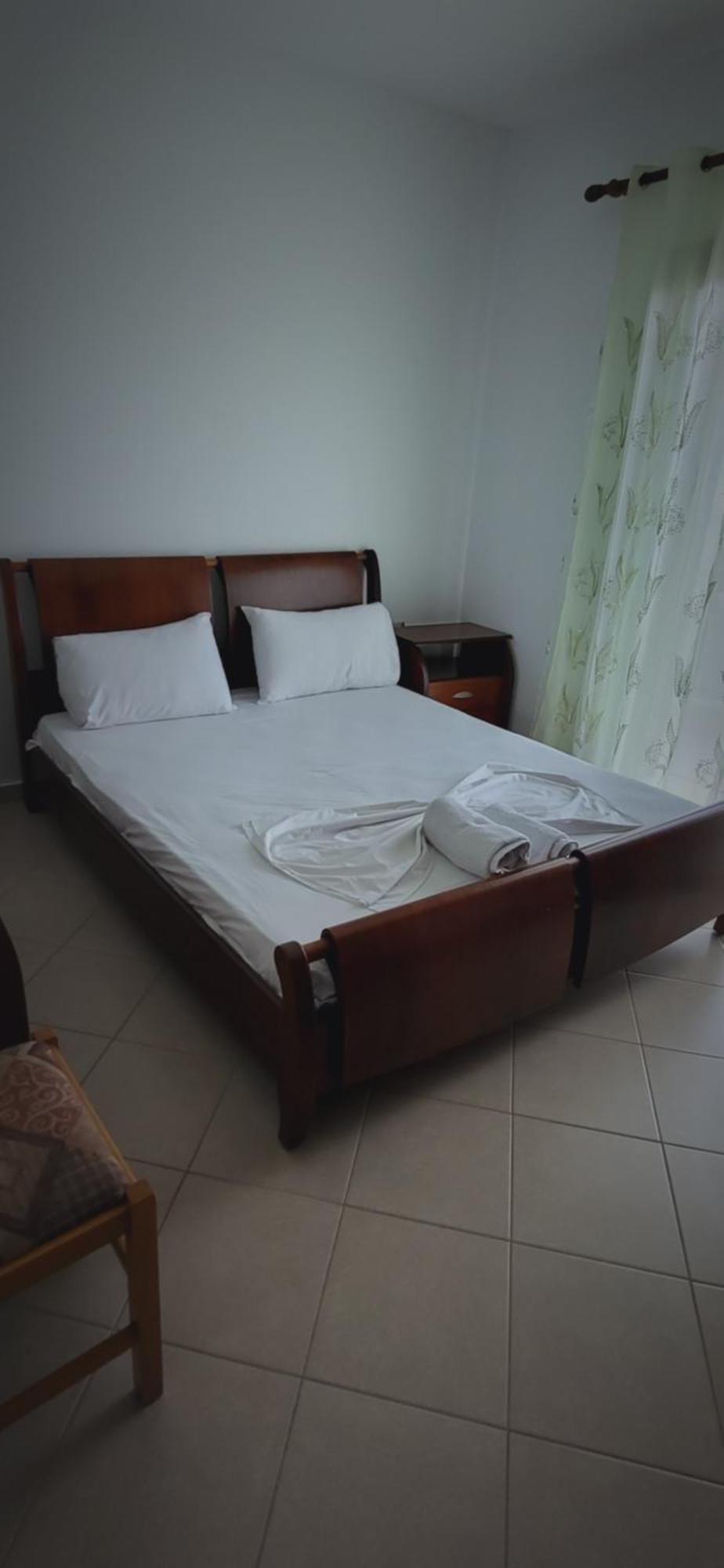 Eglent'S Tourist House Otel Saranda Oda fotoğraf