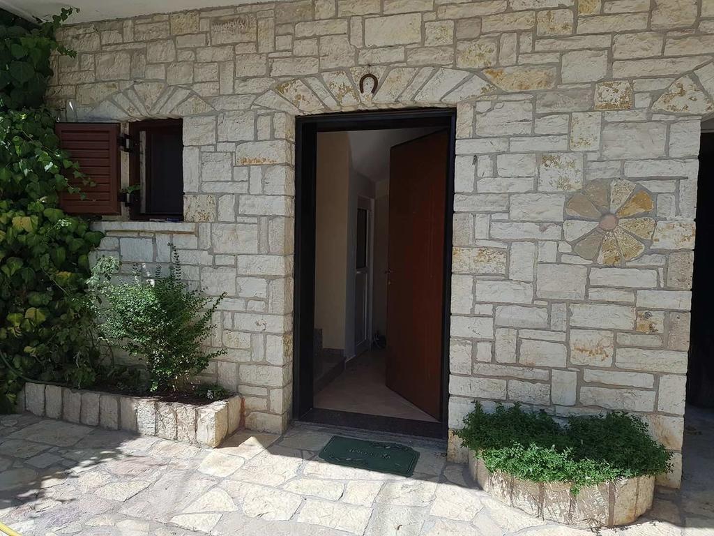 Eglent'S Tourist House Otel Saranda Dış mekan fotoğraf