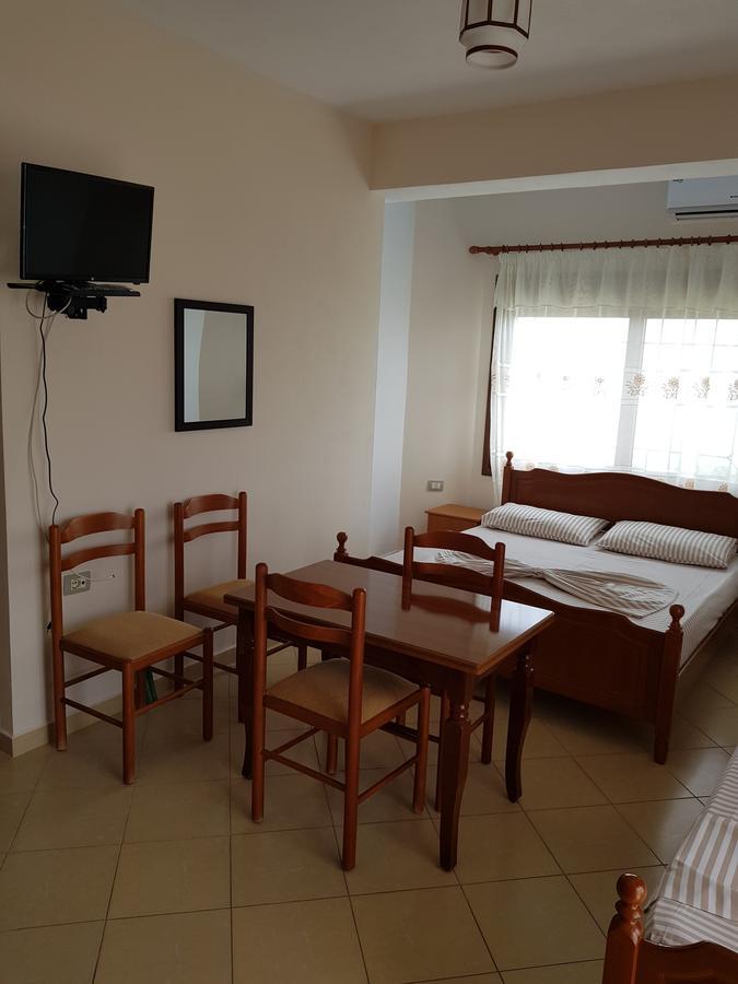 Eglent'S Tourist House Otel Saranda Dış mekan fotoğraf