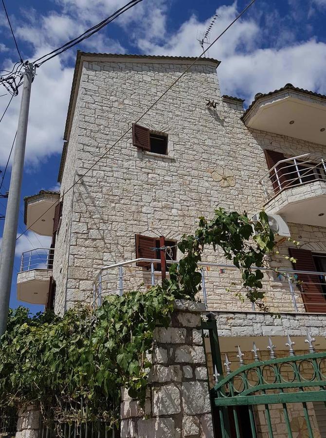 Eglent'S Tourist House Otel Saranda Dış mekan fotoğraf